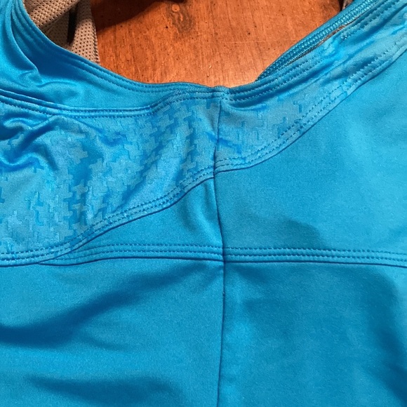 NIKE Womens Racer Back Active Wear Tank Top with Sports Bra - size Medium - Picture 13 of 17